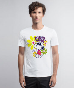 Snoopy Flower Power Vintage 1960 T Shirt